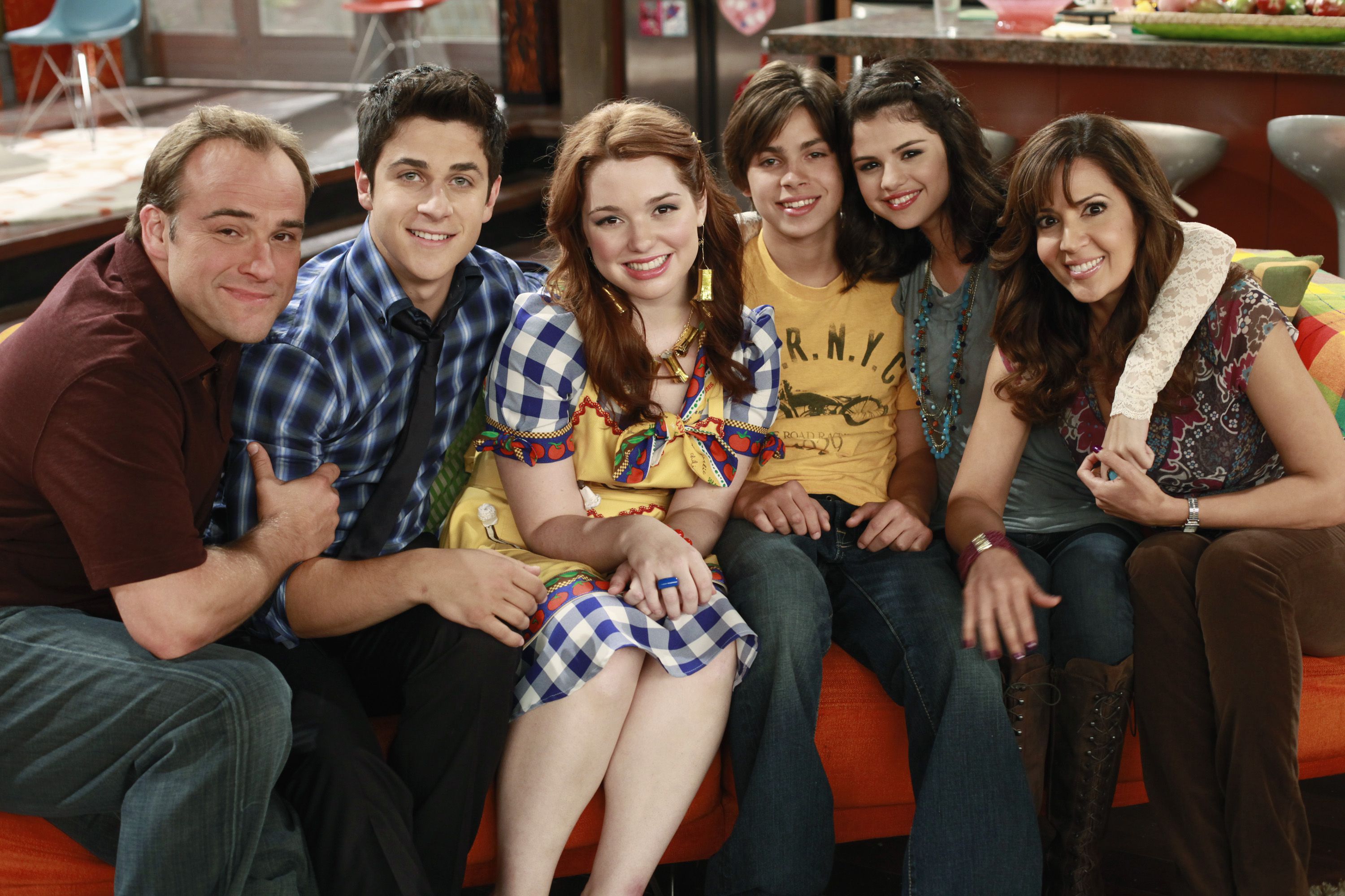 Disney: 25 Spellbinding Things About Wizards Of Waverly Place Only True