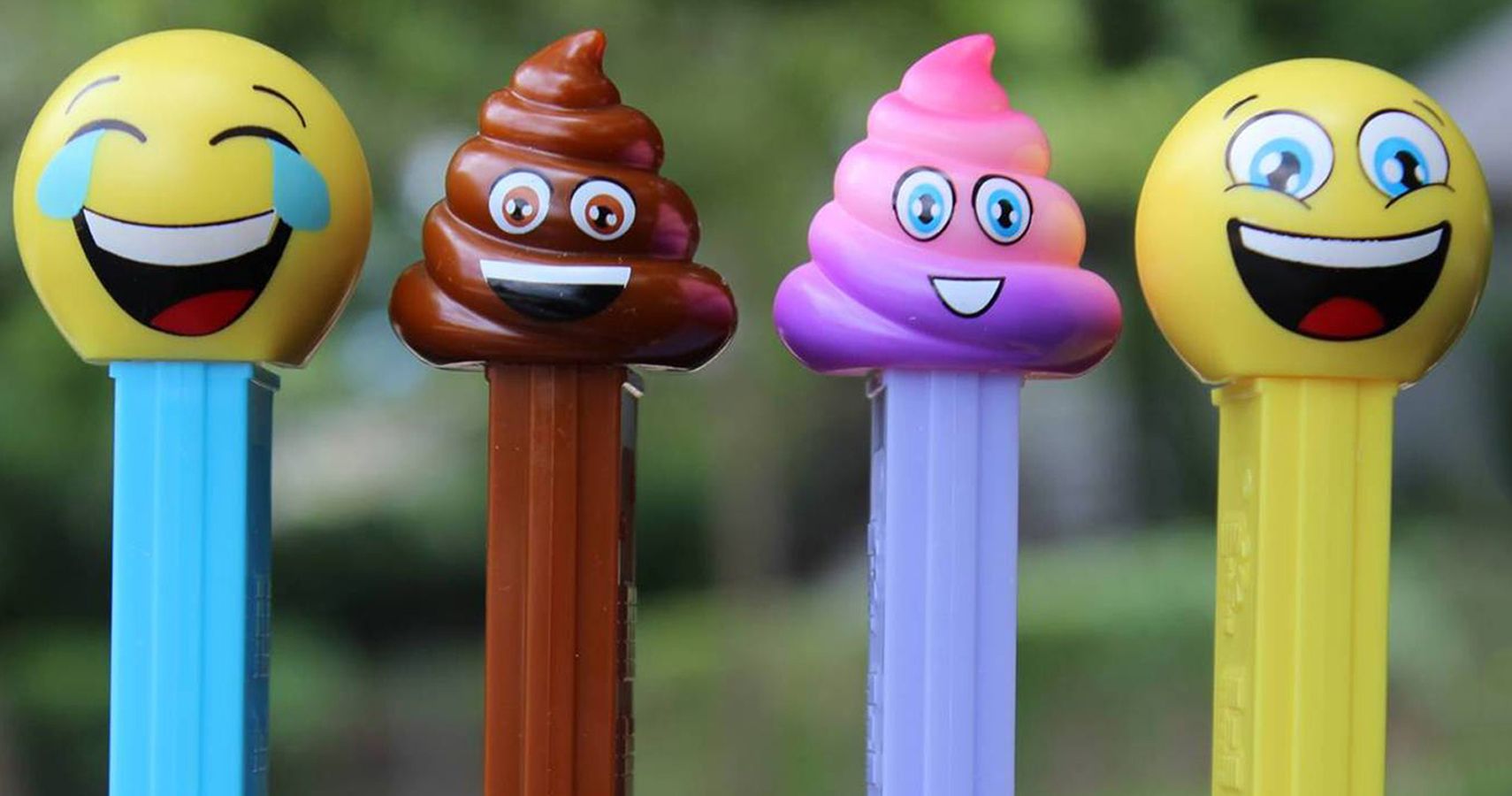 EMOJI RAINBOW POOP PEZ TITLE IS CORRECT! MINT ON CARD W/ CANDY 