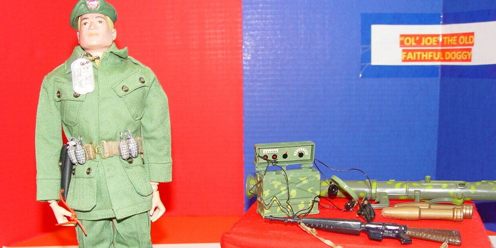 Vintage GI Joe Green Beret With Talker Figure And Box