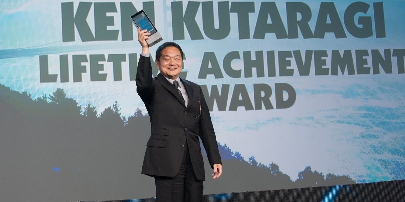 Ken-Kutaragi-with-lifetime-achievement-award