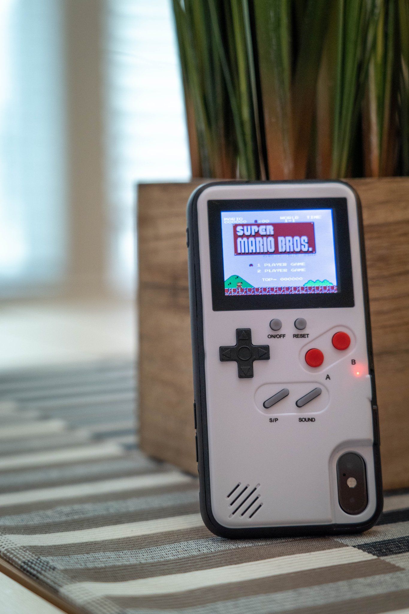 The Caseboy Turns Your Phone Into A Retro Arcade