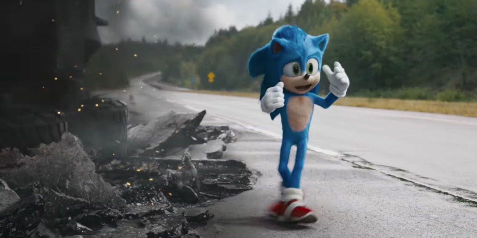Sonic next to an accident in Sonic The Hedgehog.