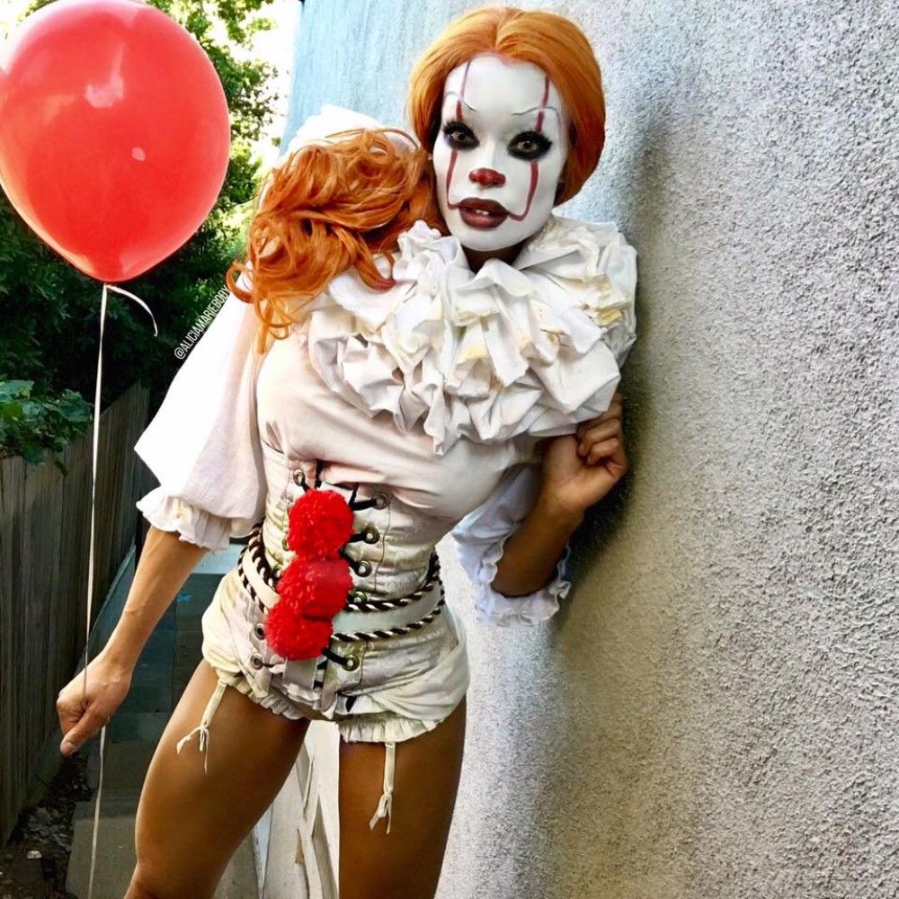 IT: 10 Female Pennywise Cosplay We Don't Want To Float With
