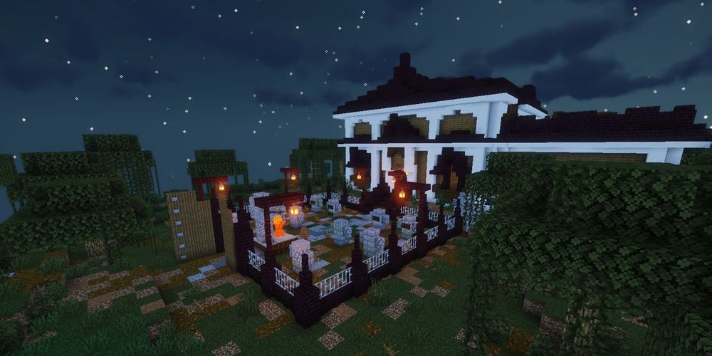 Minecraft Haunted Hide and Seek horror map mansion courtyard