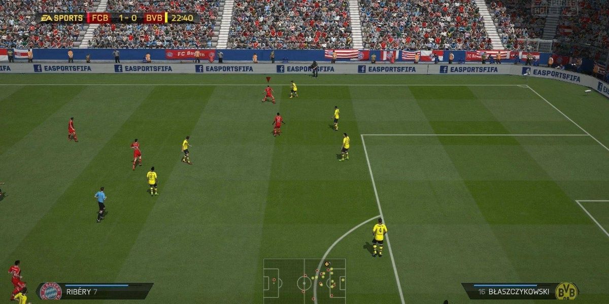 Fifa 14 Gameplay yellow shirt team on grassy field near goal