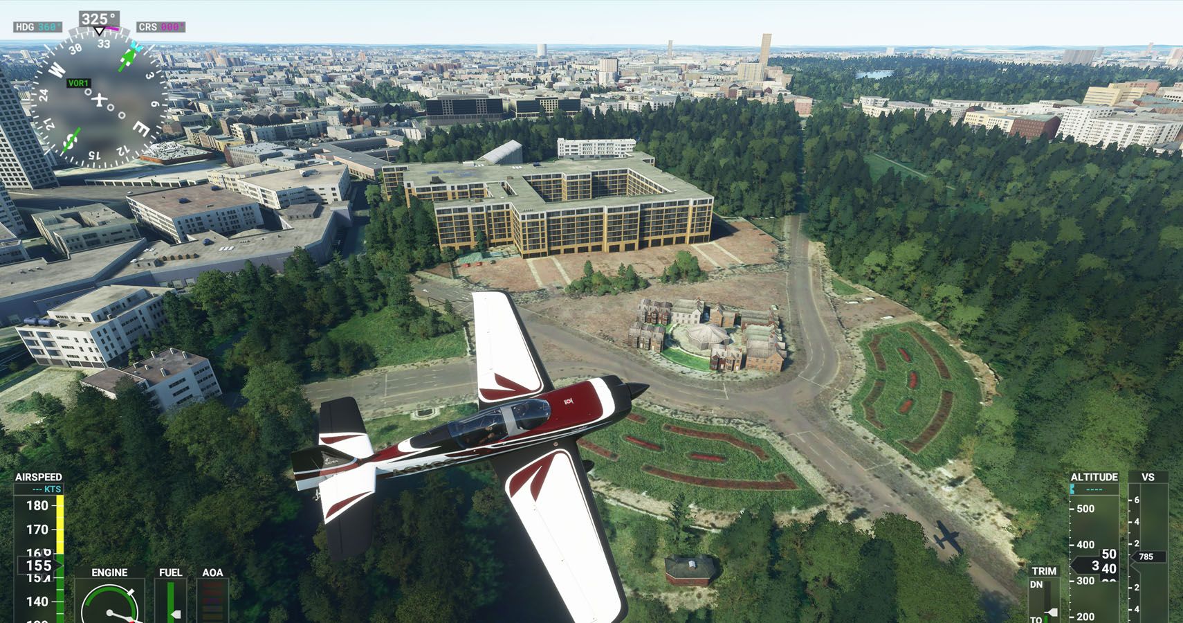 MSFS 2020 Buckingham Palace appearing as an office block.