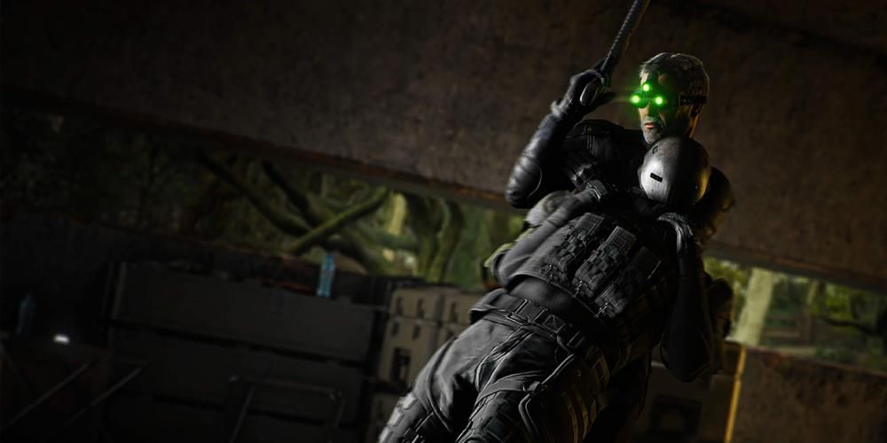 Sam Fisher taking down an enemy