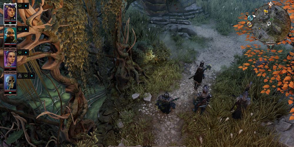Divinity: Original Sin 2 Forest Elf, characters running through a foggy forest