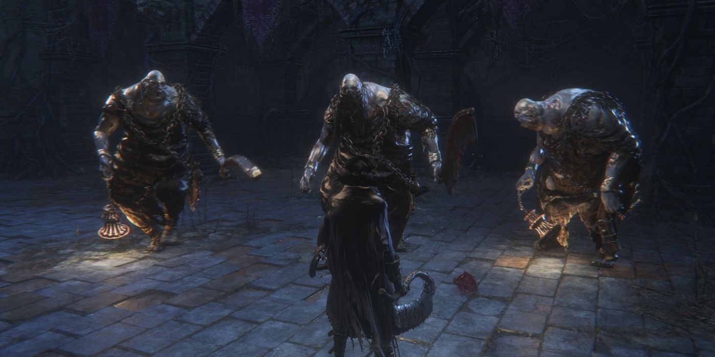 Bloodborne, Hunter Faces Off Against Merciless Watchers