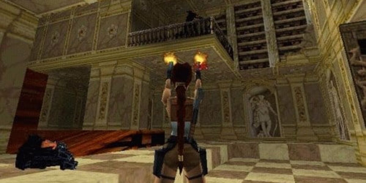 Lara Croft shoots at an enemy inside a museum in Tomb Raider 2