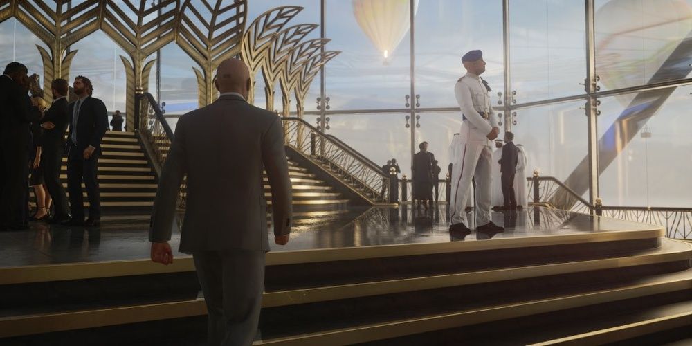 Hitman 3 Agent 47 Walking Up The Stairs On Yacht