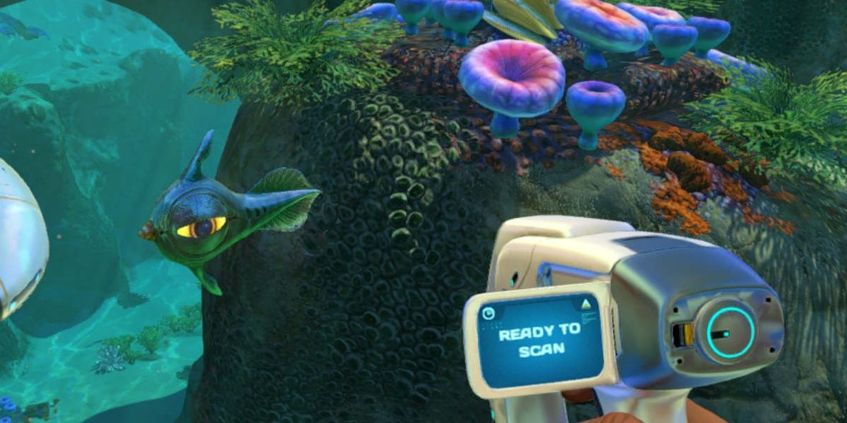 Scanning a Fish in Subnautica