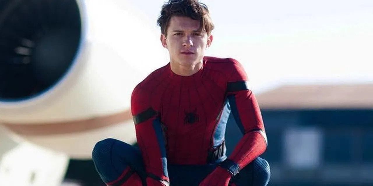 tom holland spider-man crouched