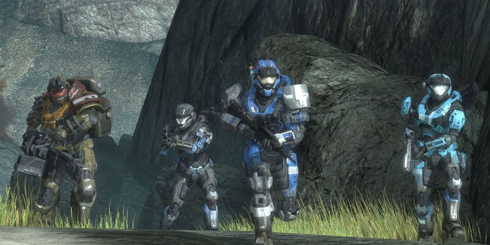 Carter, Kat, Jorge and Noble Six charge towards the camera in Halo Reach.