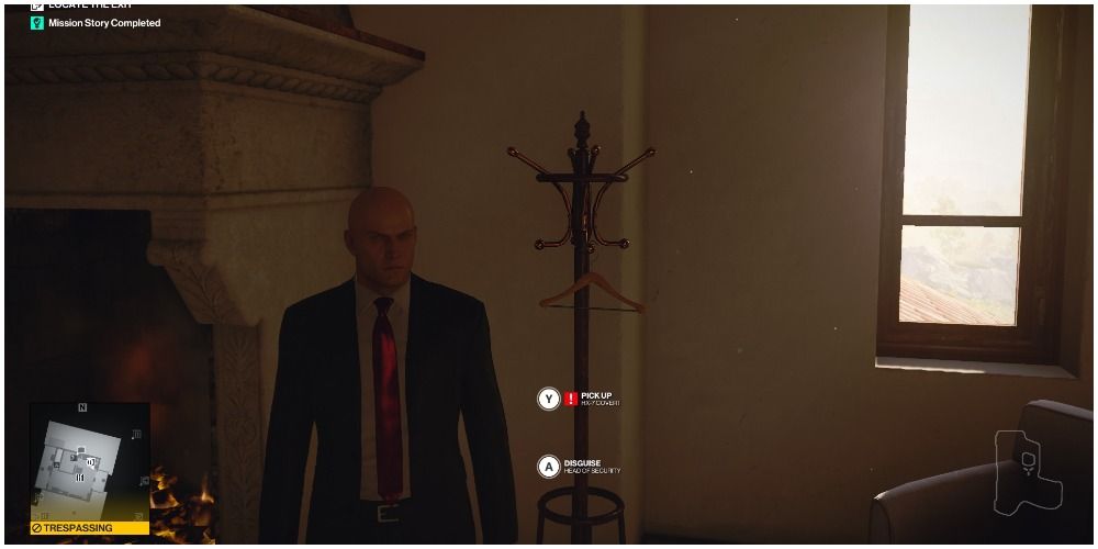 Hitman 3 Putting On Agent 47's Classic Outfit With Gloves In The Don's Villa