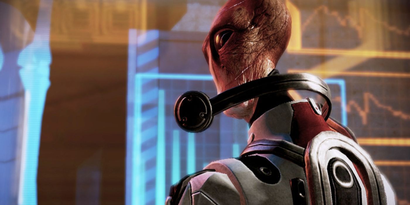 Mordin looks at Shepard (offscreen) on what to do with Maelon's data at the end of the loyalty mission.
