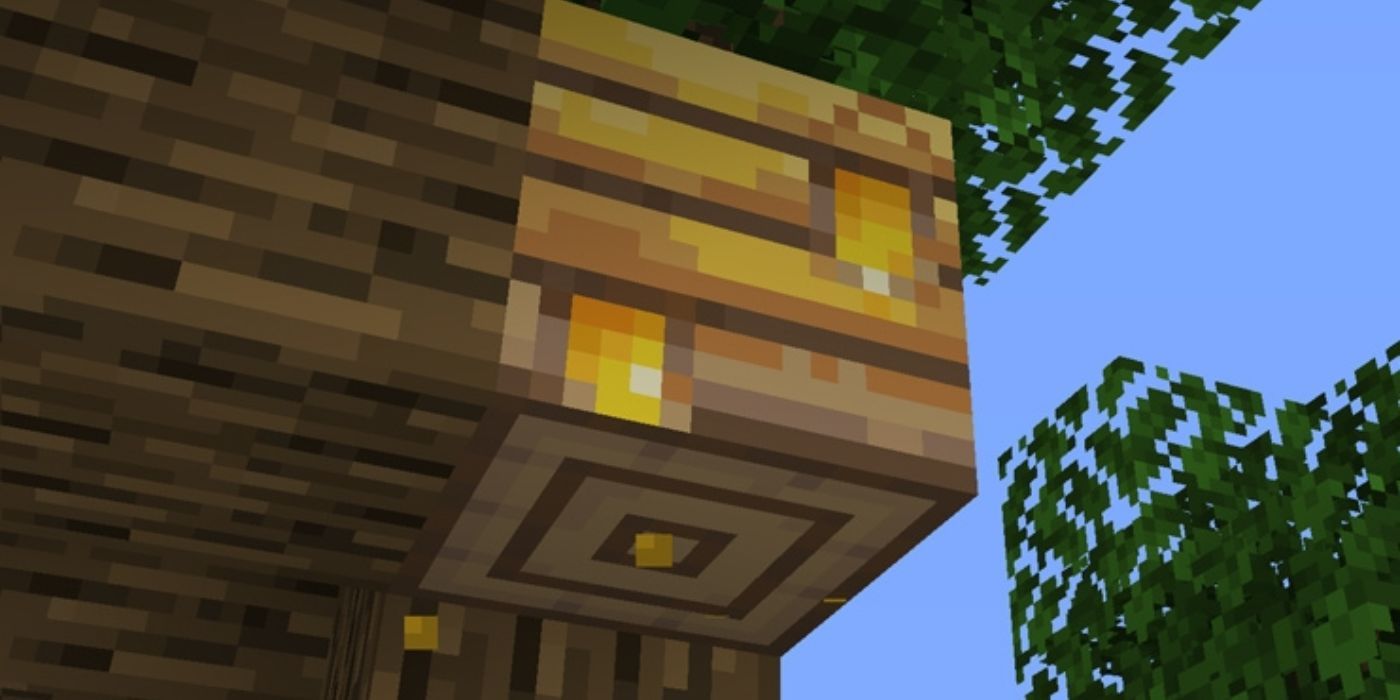 Minecraft full beehive with honey