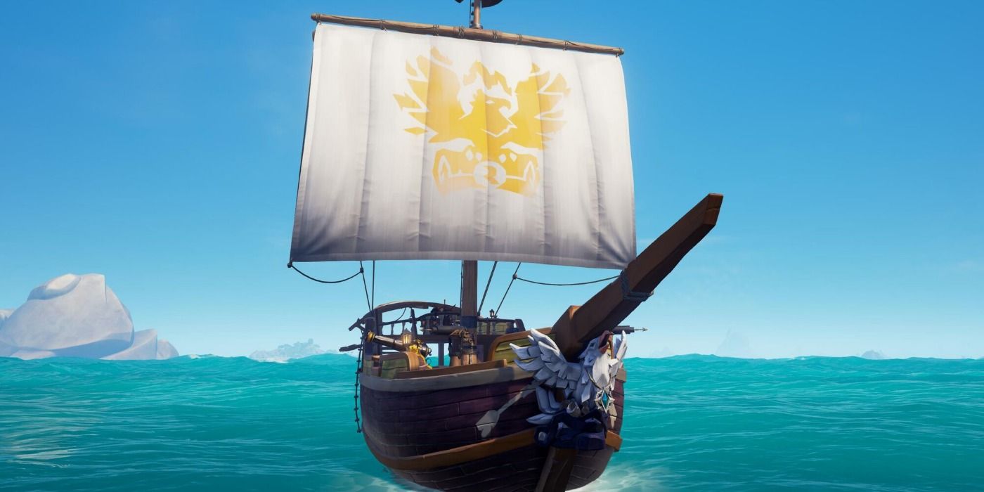 Gilded Phoenix Sails in Sea of Thieves