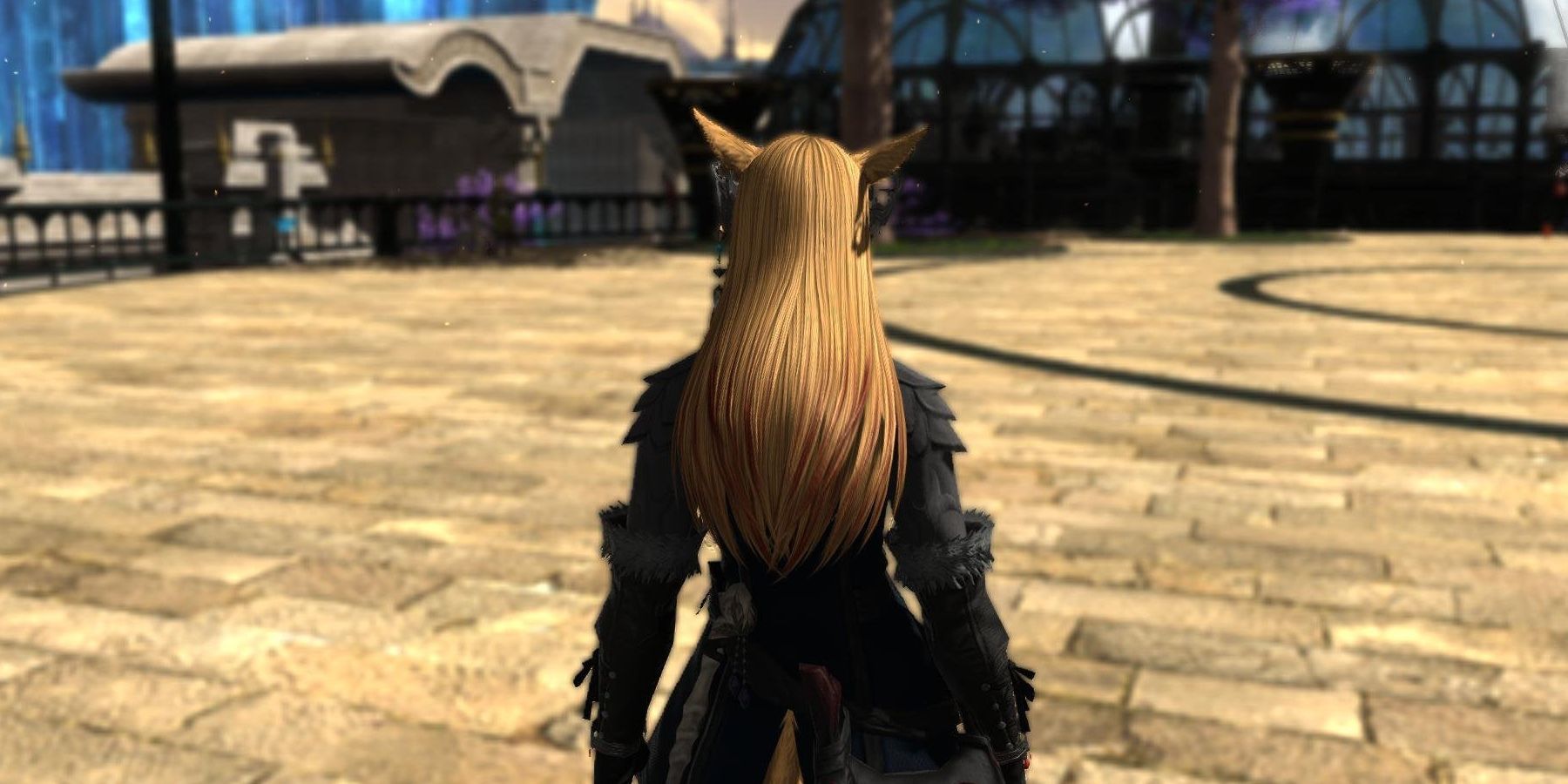 Back of miq'ote with long hair.