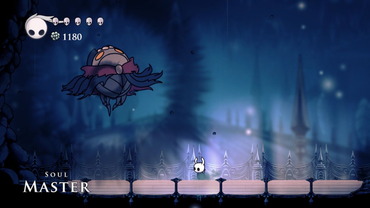 Battling the Soul Master in Hollow Knight