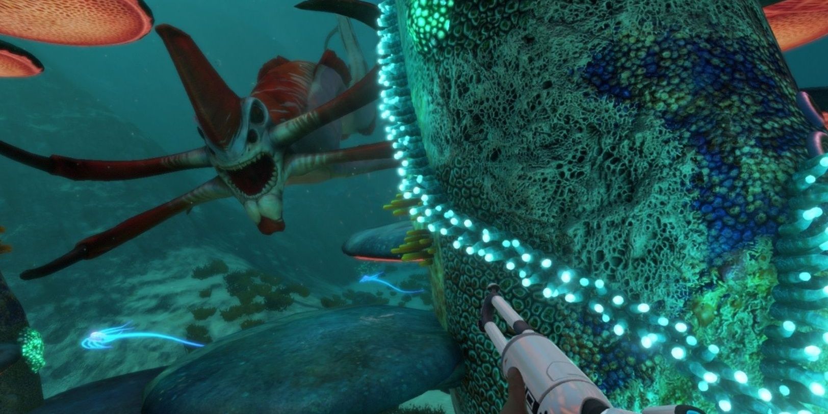Reaper Leviathan poking its head from behind Mushroom stalk in Mushroom Forest in Subnautica