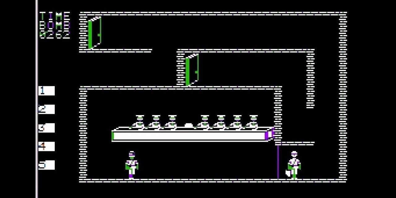 Castle Wolfenstein gamesplay screenshoot showing a couple of enemies.