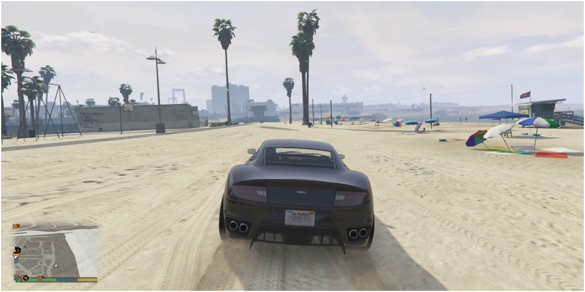 GTA V Sports Car Escaping Down Vespucci Beach