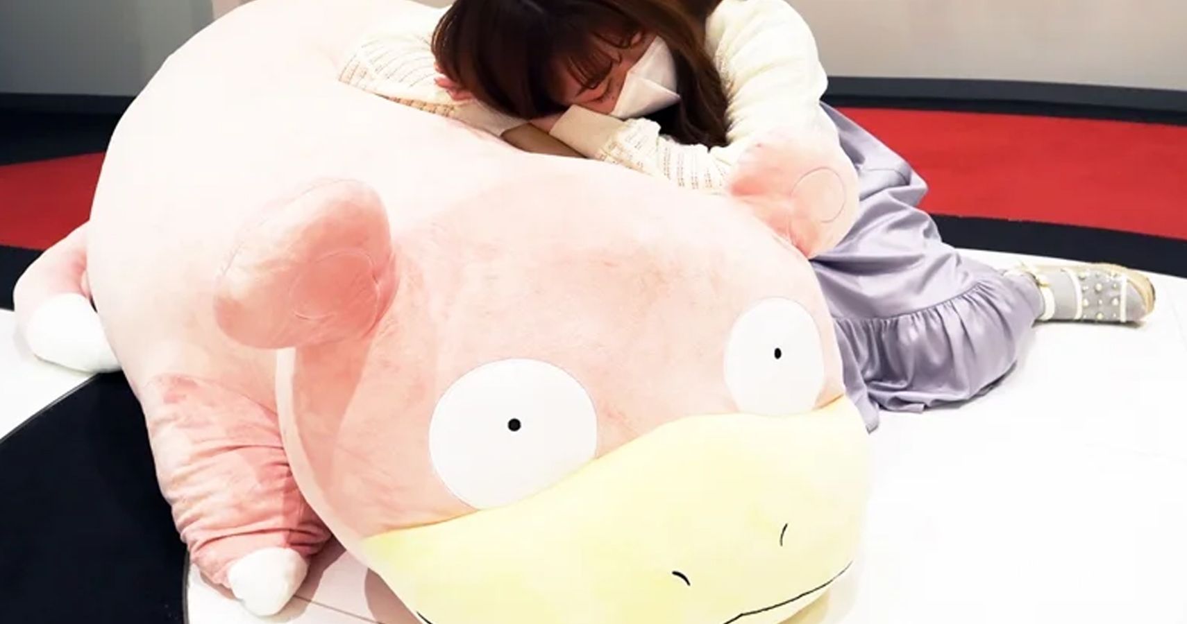 Giant on sale slowpoke plush