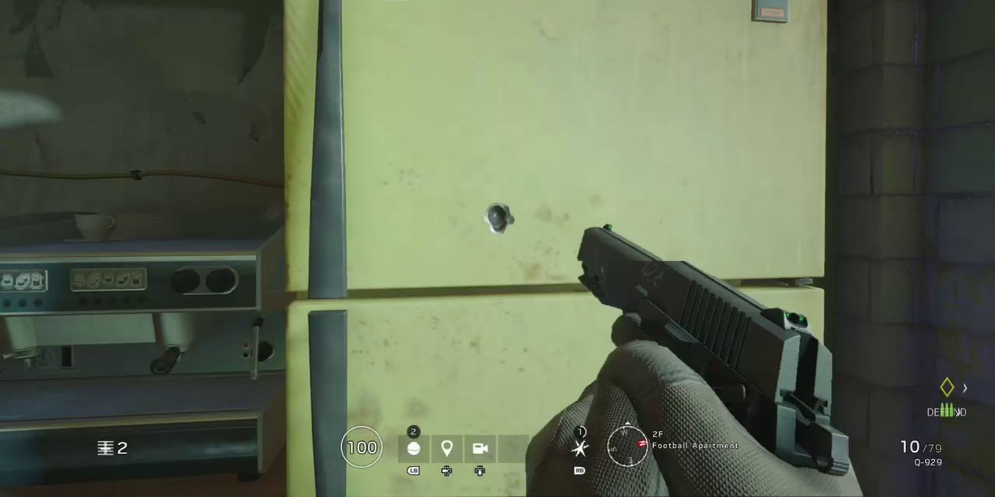 siege_q929 pistol in gameplay
