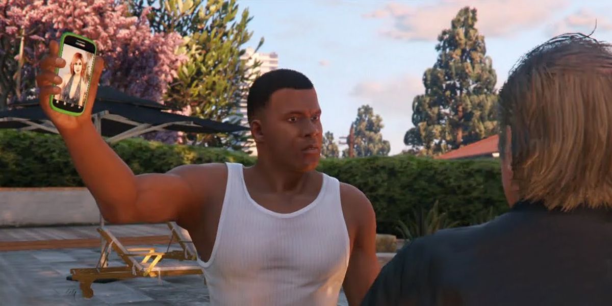 GTAV Franklin interrogating a man while holding a phone