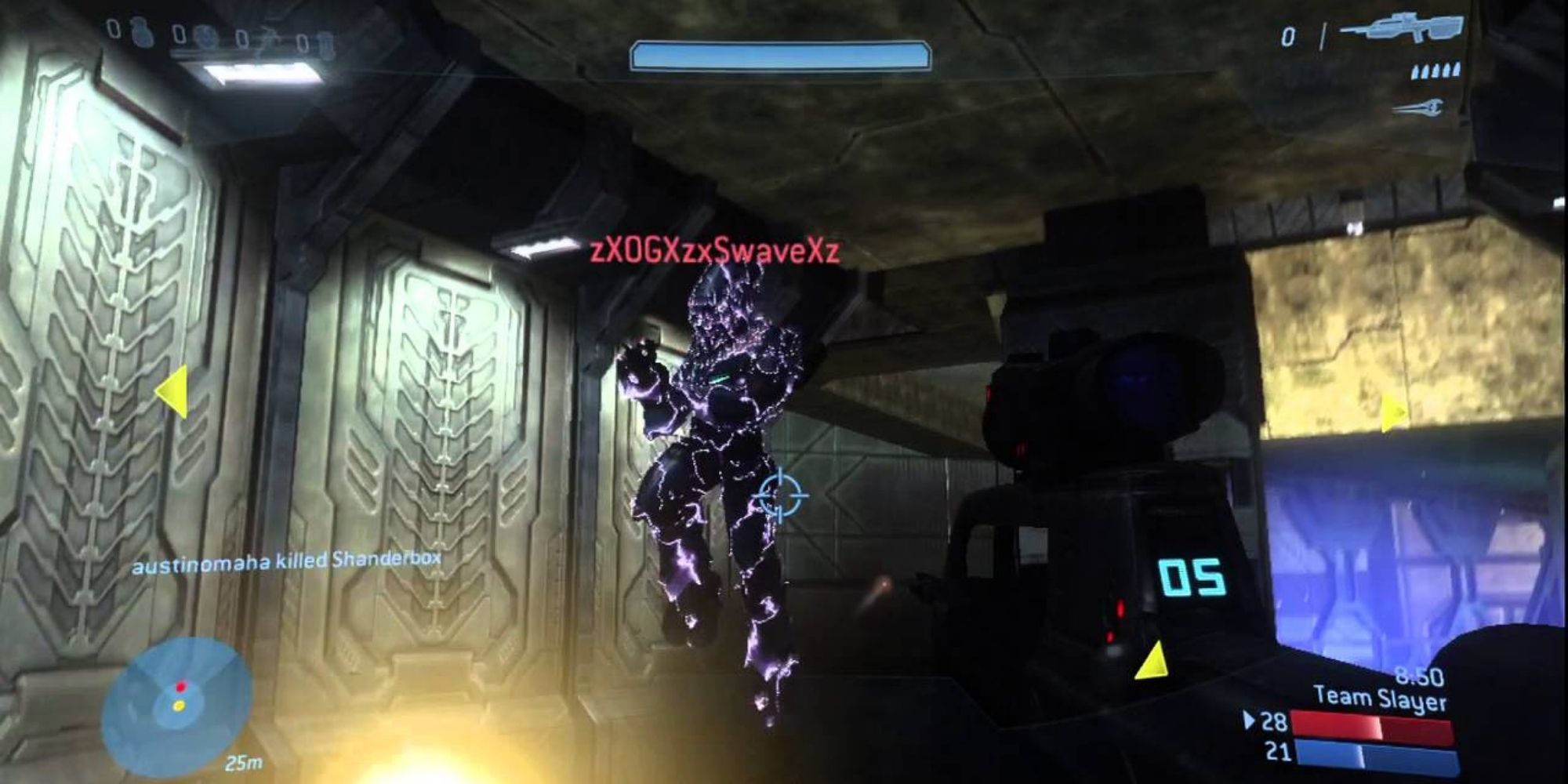 Halo 3 Multiplayer, Gameplay Screenshot of Player Shooting An Opposing Elite