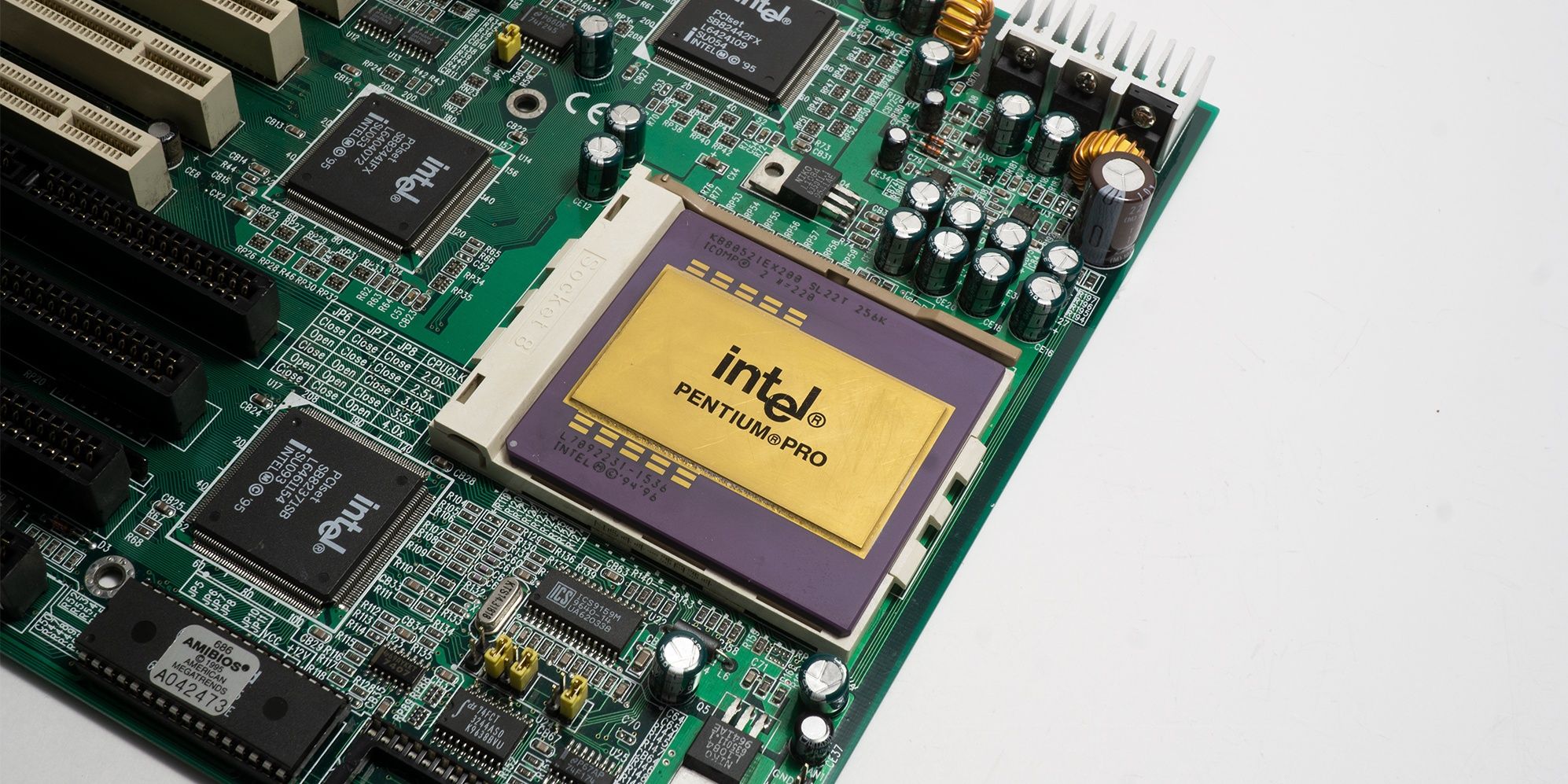 A socketed Intel Pentium CPU
