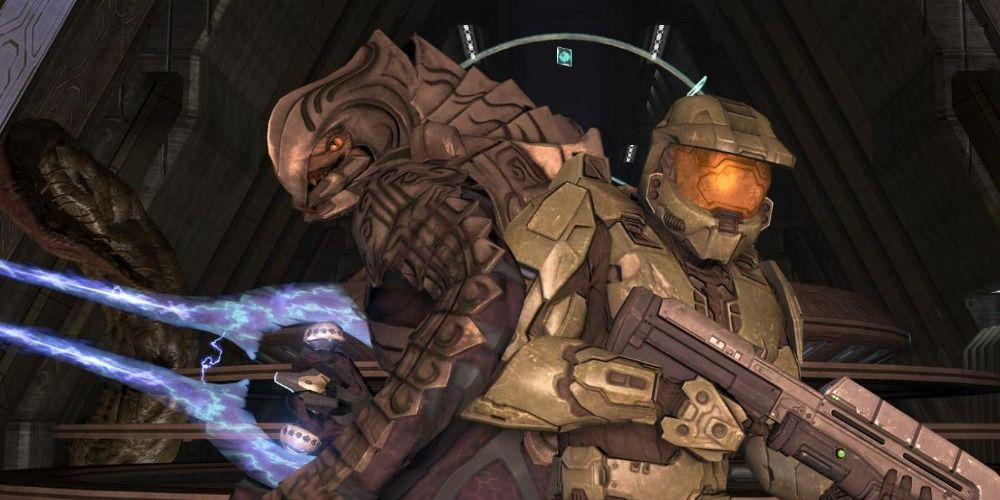 Master chief and Arbiter standing back to back in Halo