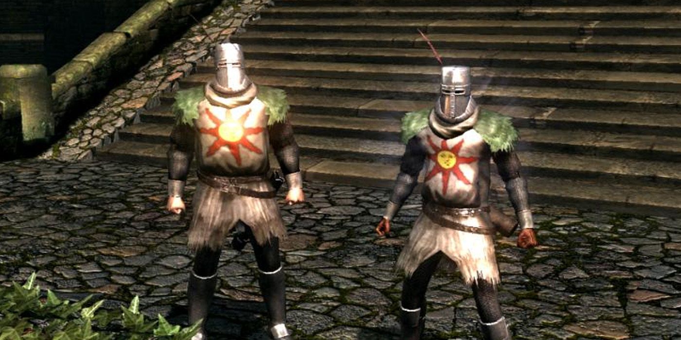 The player using Solaire's outfit next to Solaire.
