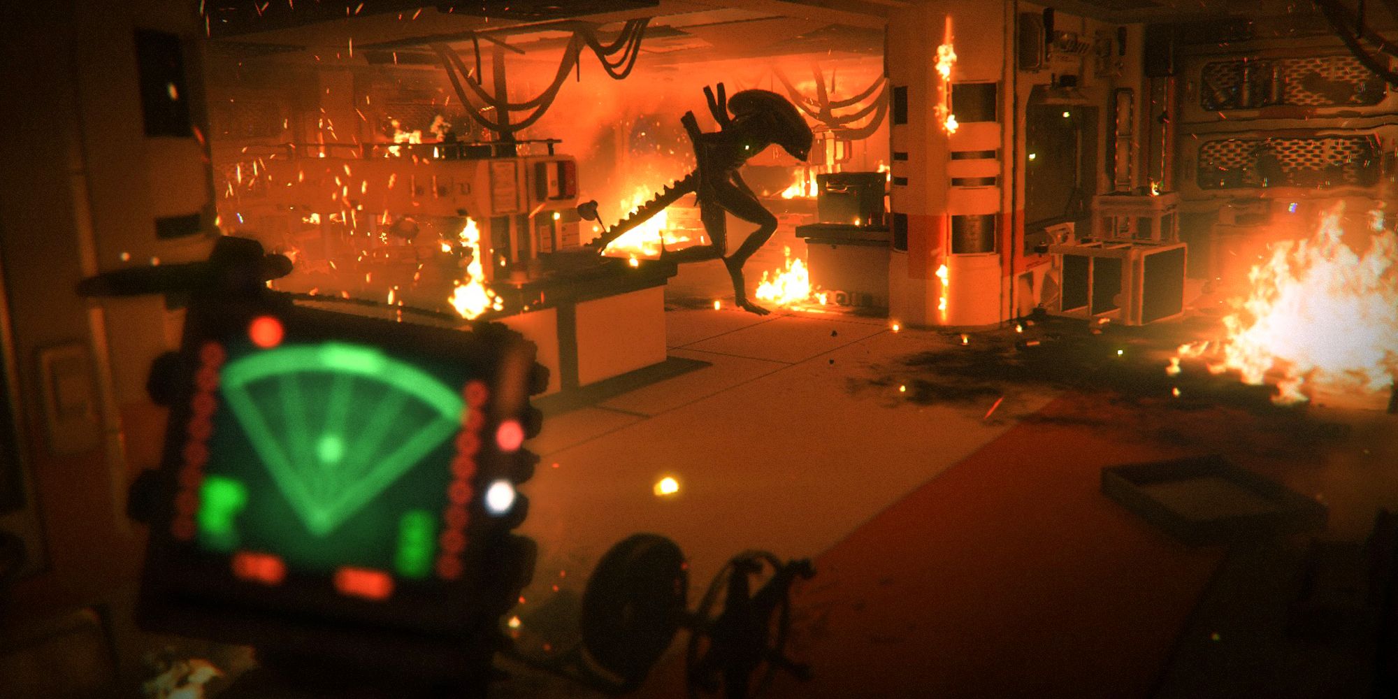 Alien: Isolation. Amanda Ripley holding motion tracker with alien ahead of her with orange lighting.