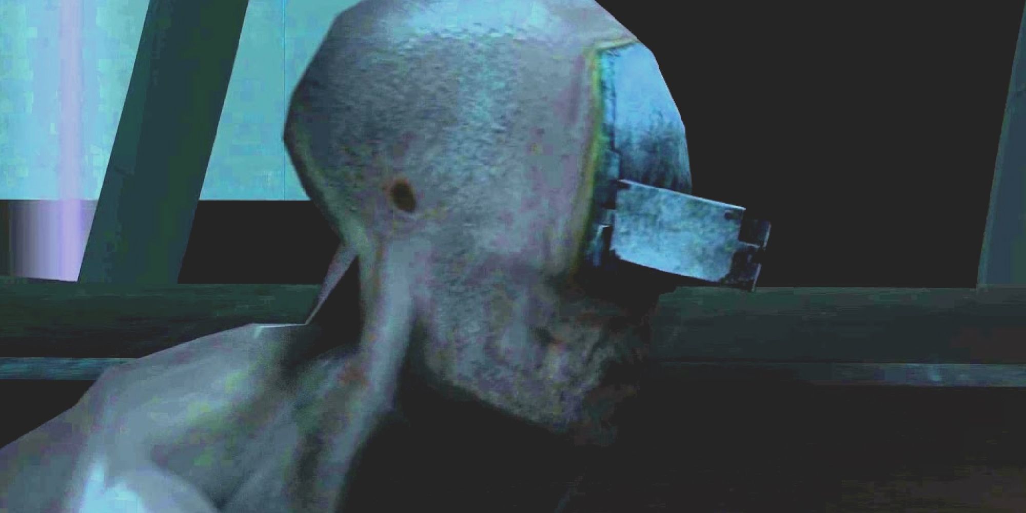 Half-Life Stalker staring forward with their visor shut