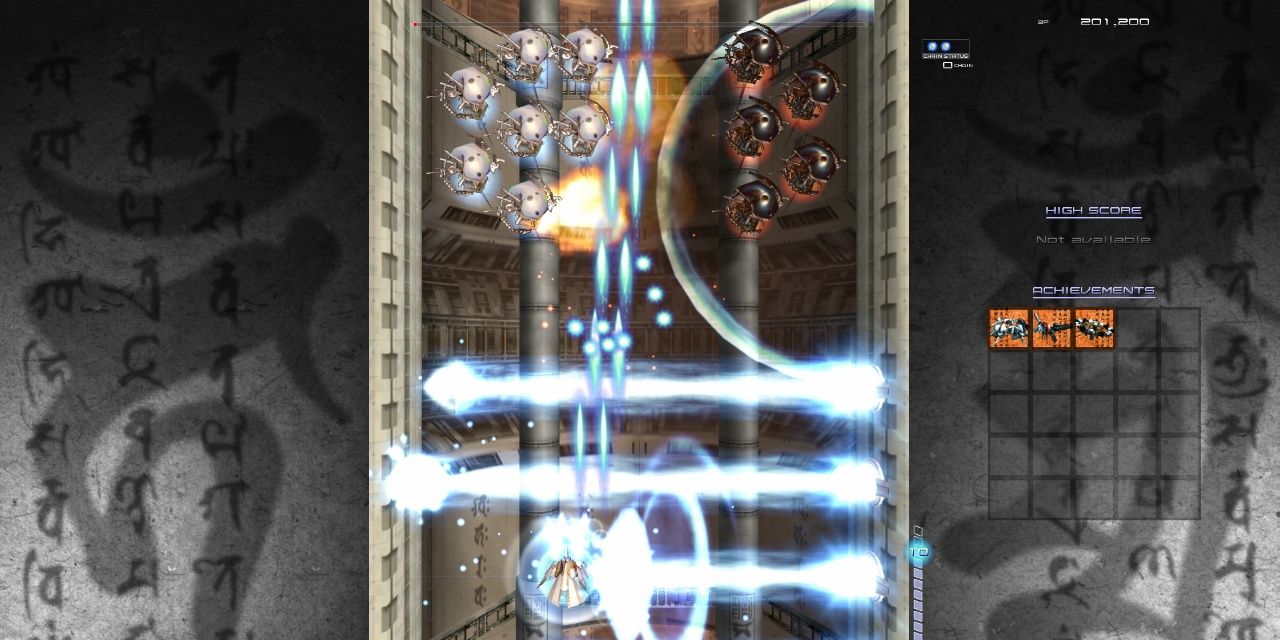 Ikaruga absorbing laser beams and attacking oncoming enemies