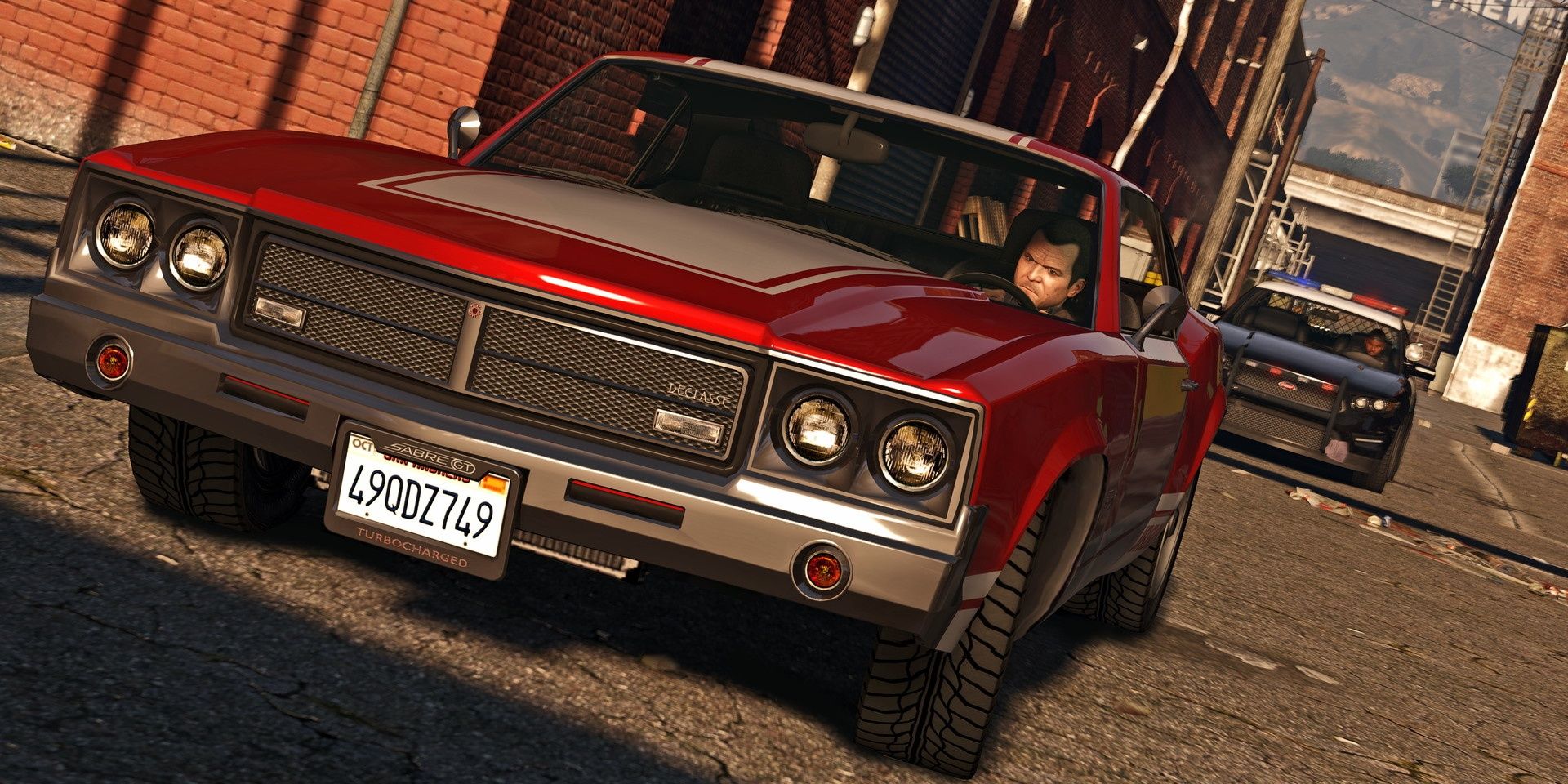 A screenshot showing Michael in the middle of a car chase in Grand Theft Auto 5