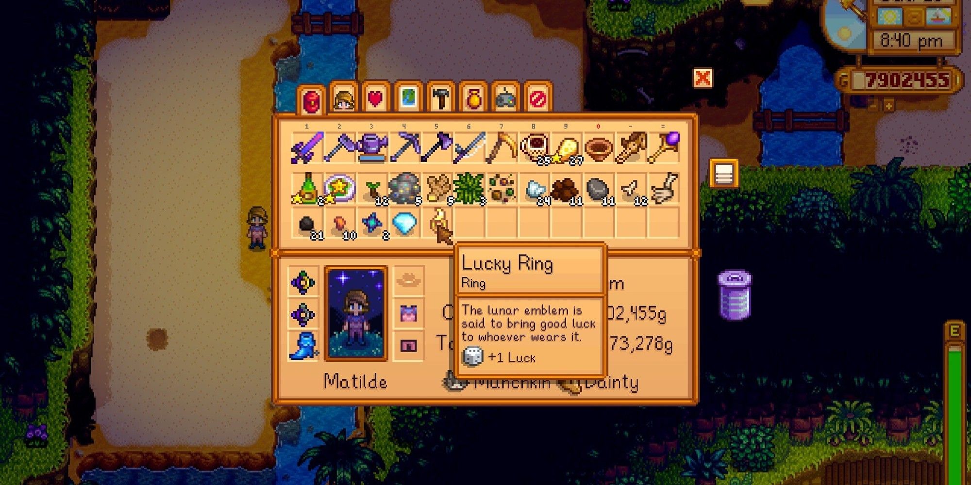 player selecting the lucky ring in their inventory
