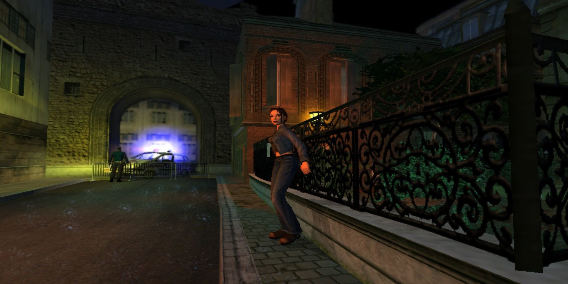 A screenshot showing Lara Croft sneaking around Paris in Tomb Raider: The Angel of Darkness