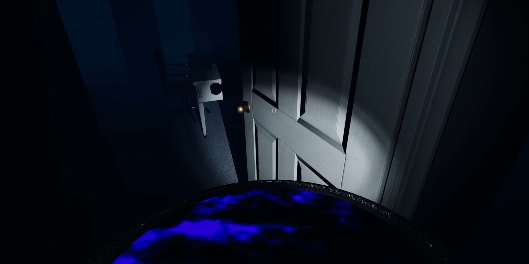 player uses Haunted Mirror as they open a bedroom door in Phasmophobia