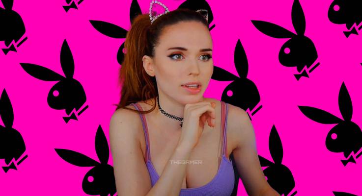 Amouranth con sfondo playboy bunny
