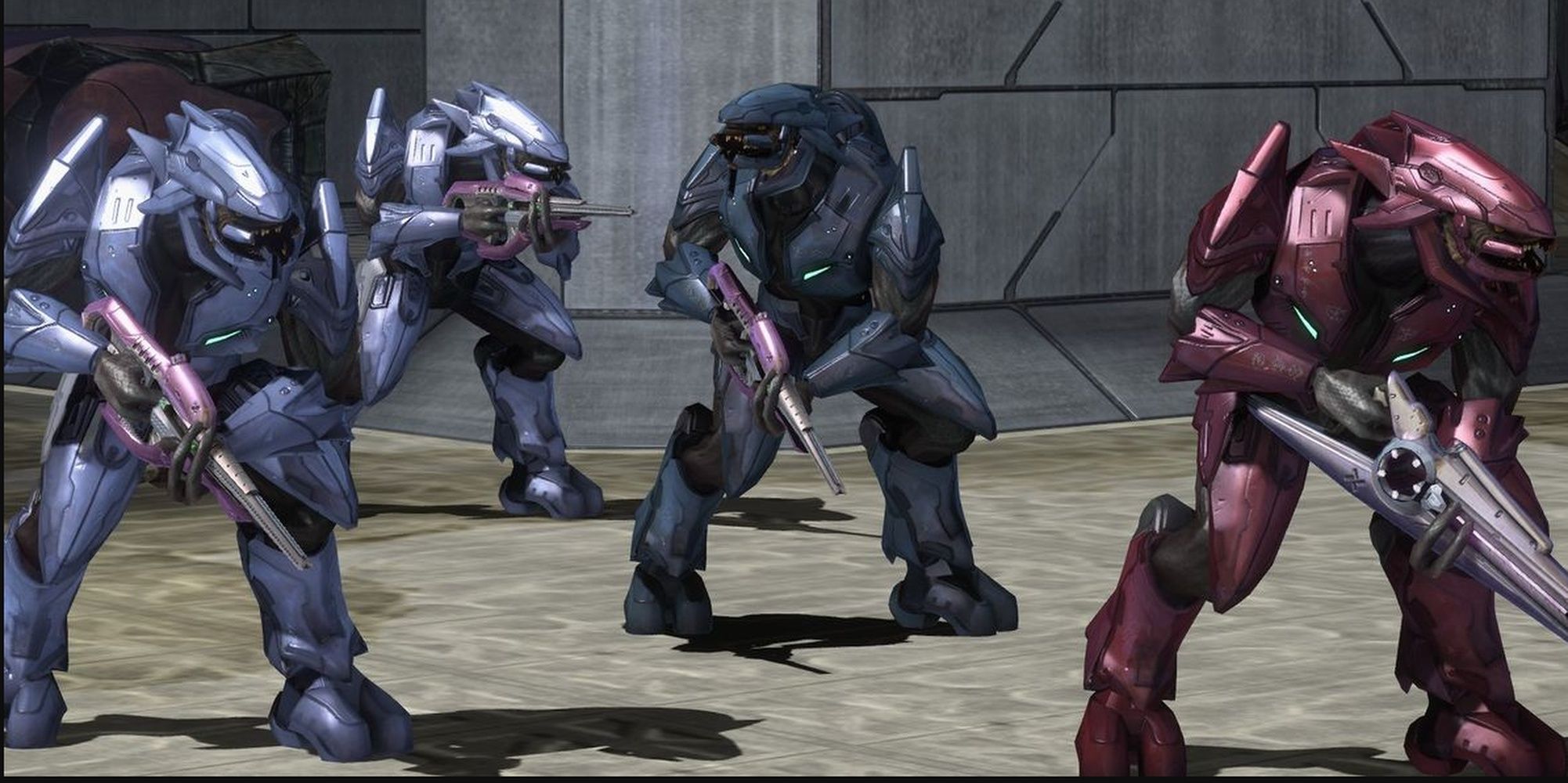 Halo: A Group Of Elites In Halo 3 Of Varying Ranks