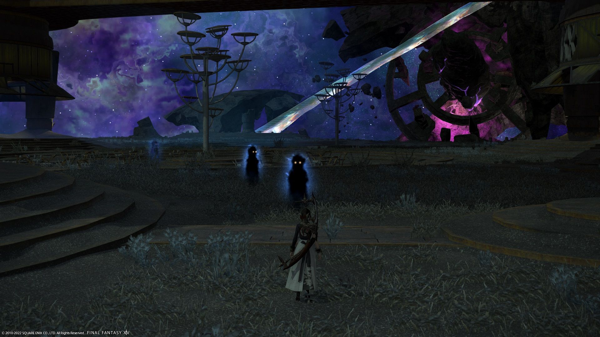 FF14 Warrior of light walking past shades in Ultima Thule