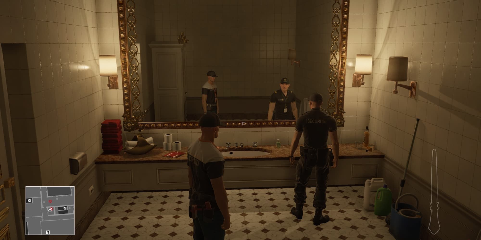 47 standing behind his target in a Paris bathroom, with a mirror reflecting the room