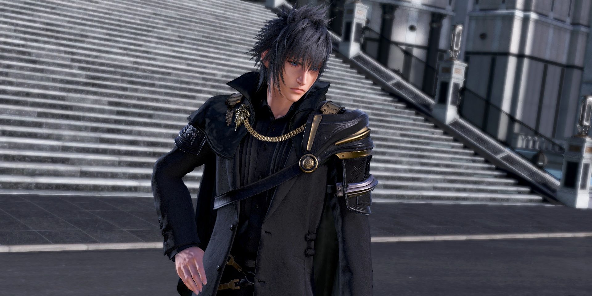 noctis standing by palace stairs in royal clothing