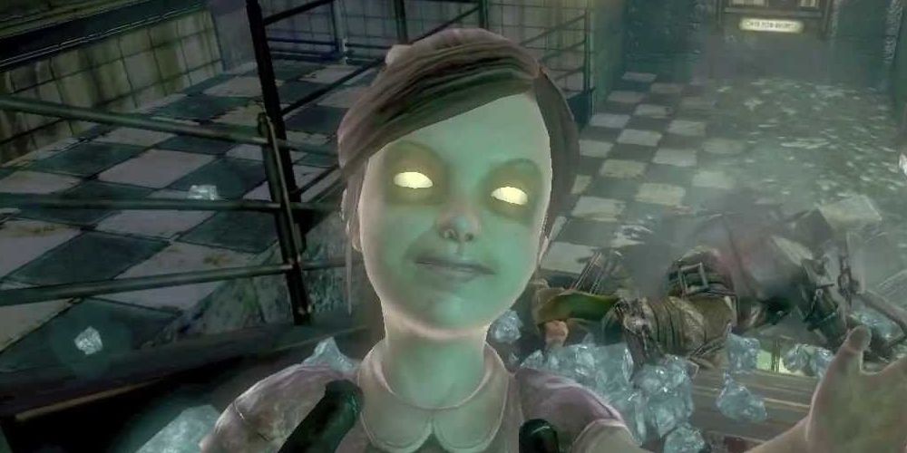 BioShock 2: Holding a happy looking Little Sister