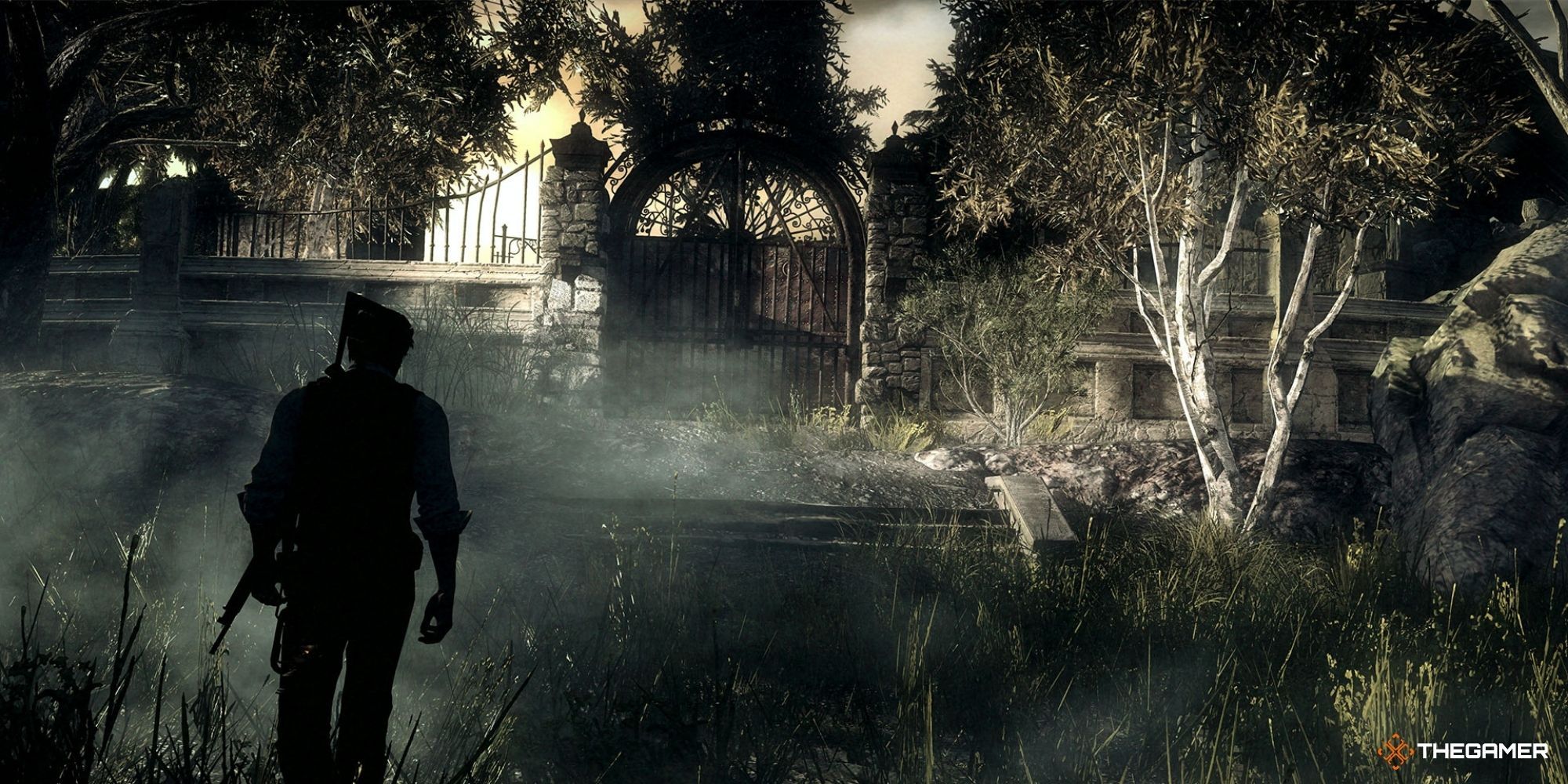 The Evil Within - player outside a gate