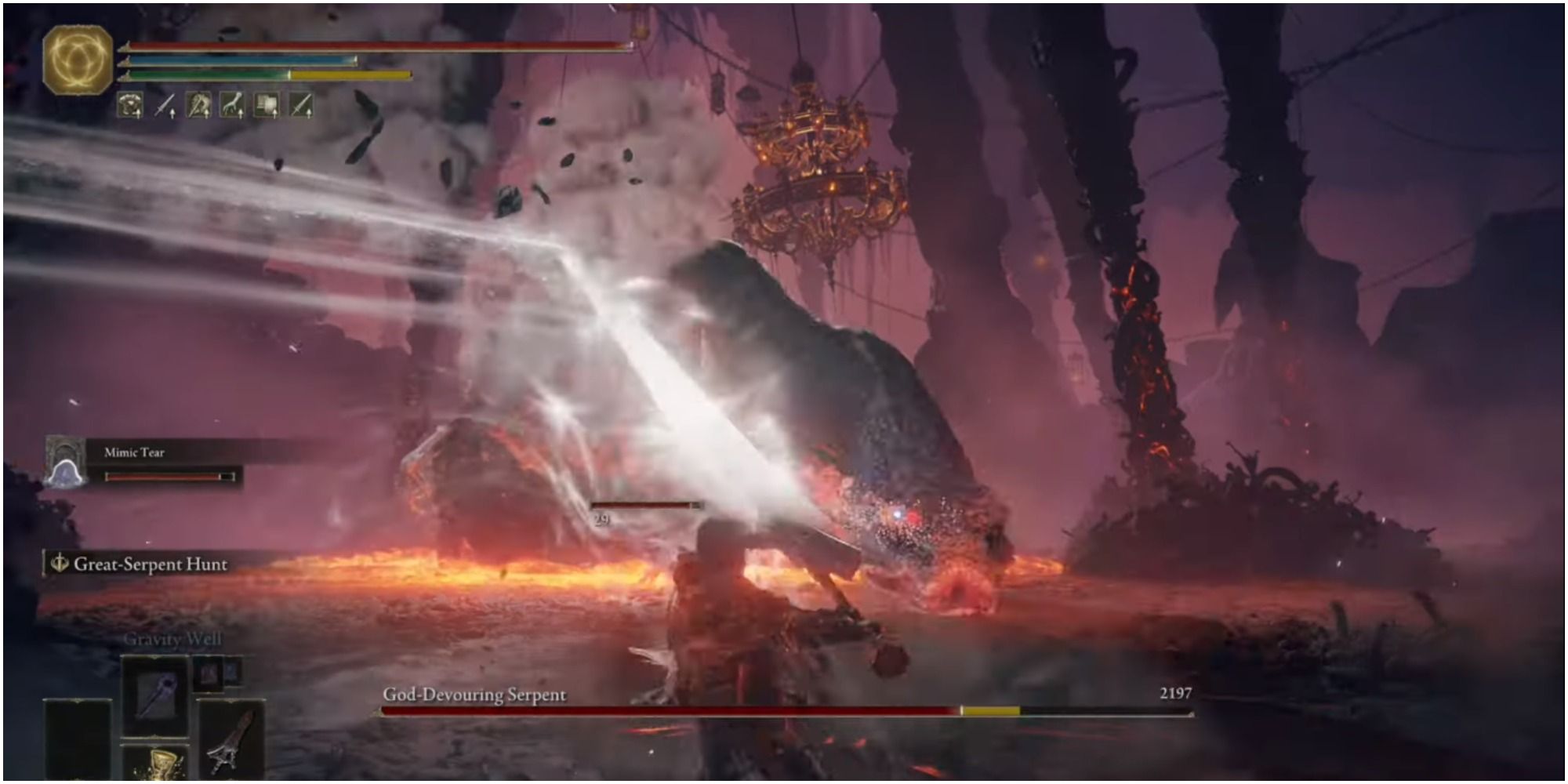 The player using Serpant Hunter weapon on the boss.