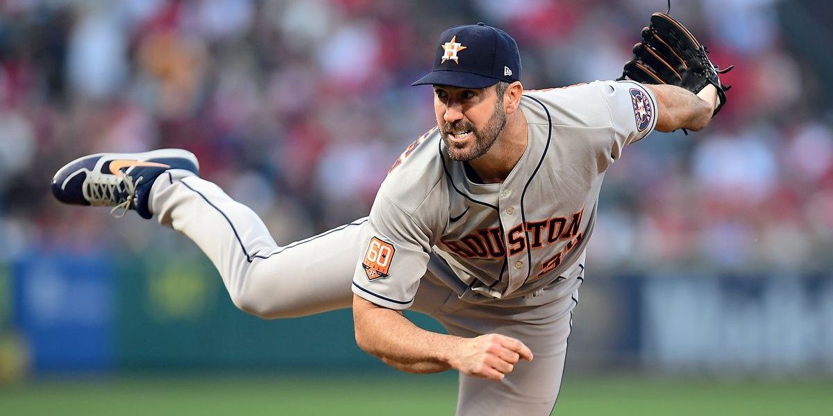 justin verlander looking to strike out the hitter
